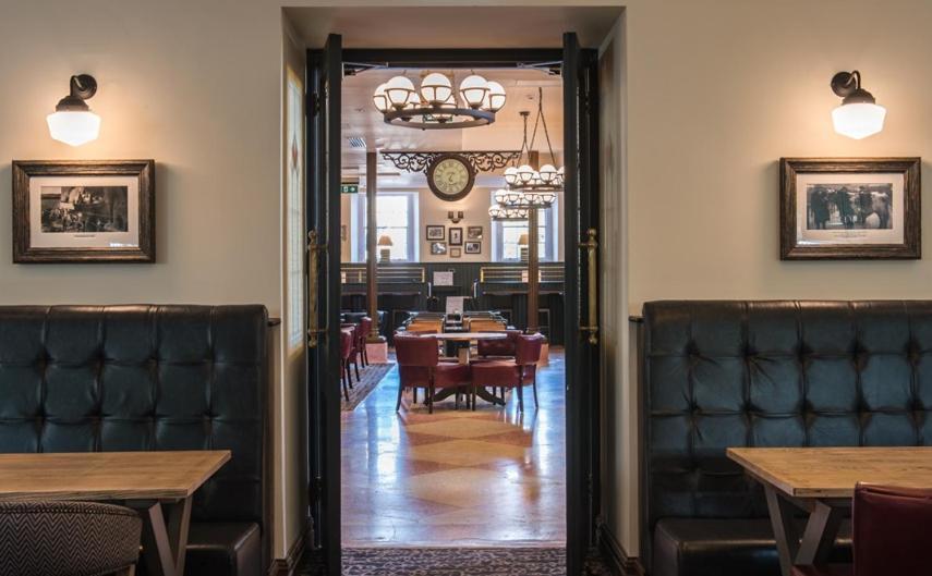 The Old Borough Hotel - Wetherspoon Swords Exterior photo
