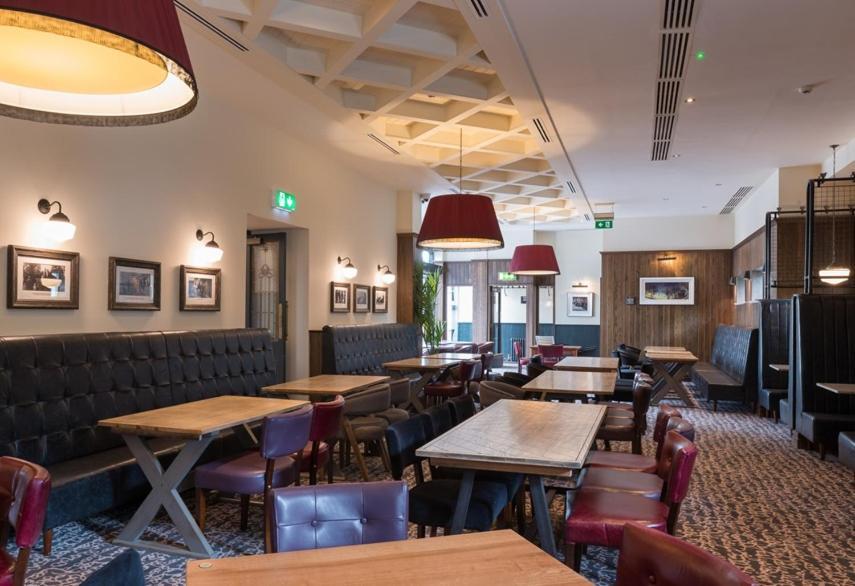 The Old Borough Hotel - Wetherspoon Swords Exterior photo