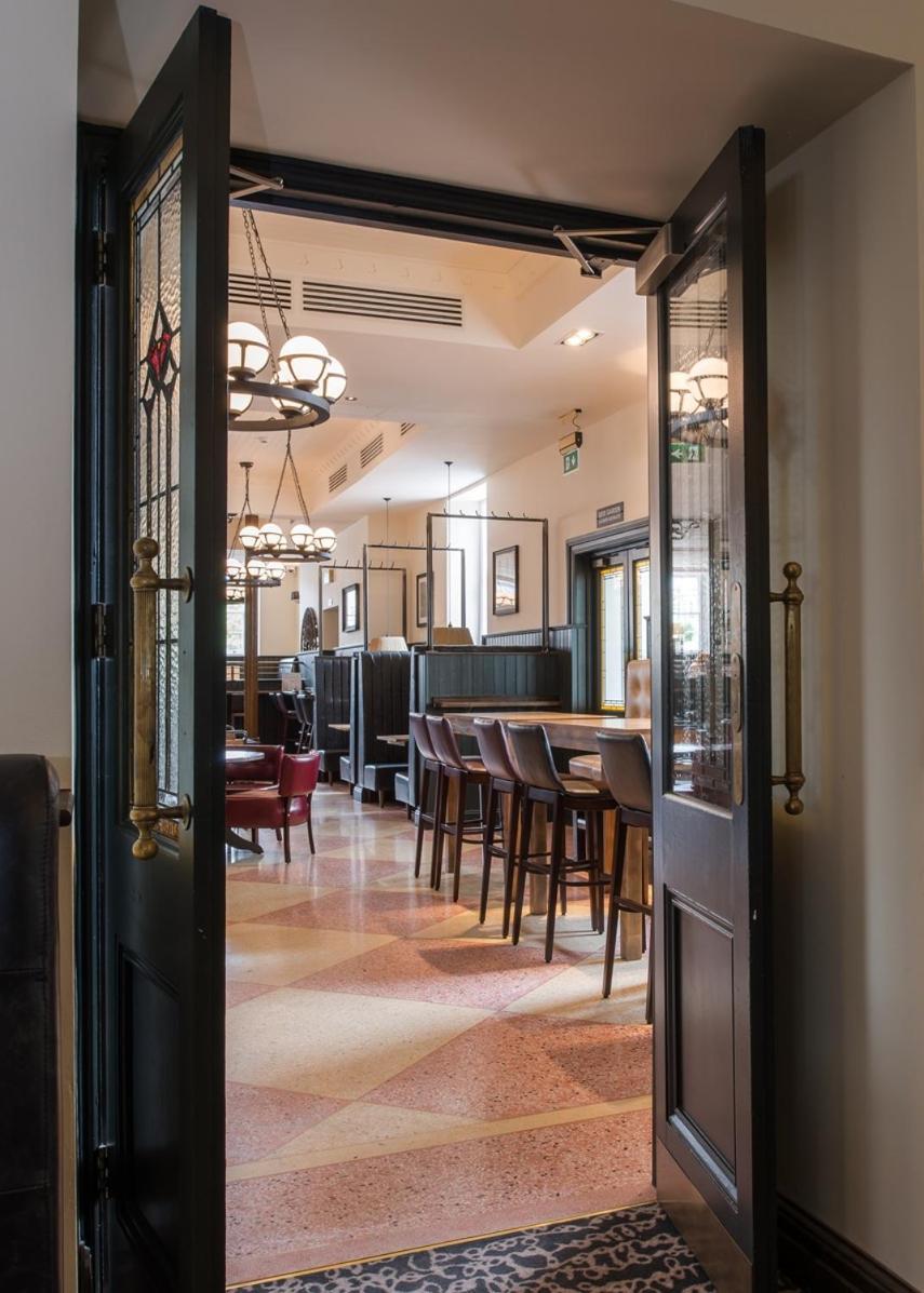 The Old Borough Hotel - Wetherspoon Swords Exterior photo