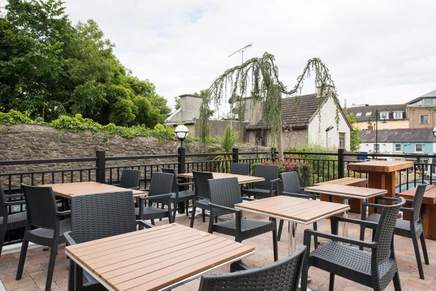 The Old Borough Hotel - Wetherspoon Swords Exterior photo